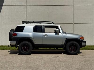 2007 Toyota FJ Cruiser 4dr SUV - Photo 8 - Madison, WI 53716