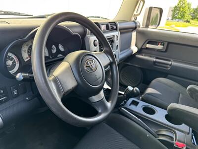 2007 Toyota FJ Cruiser 4dr SUV - Photo 17 - Madison, WI 53716