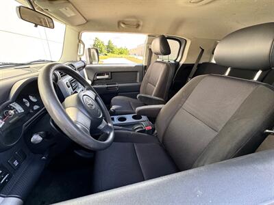 2007 Toyota FJ Cruiser 4dr SUV - Photo 21 - Madison, WI 53716