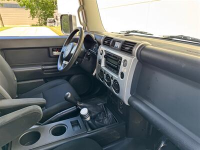 2007 Toyota FJ Cruiser 4dr SUV - Photo 18 - Madison, WI 53716