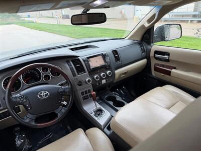 2012 Toyota Sequoia Platinum - Photo 27 - Madison, WI 53716