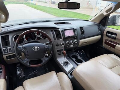 2012 Toyota Sequoia Platinum - Photo 26 - Madison, WI 53716