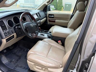 2012 Toyota Sequoia Platinum - Photo 25 - Madison, WI 53716