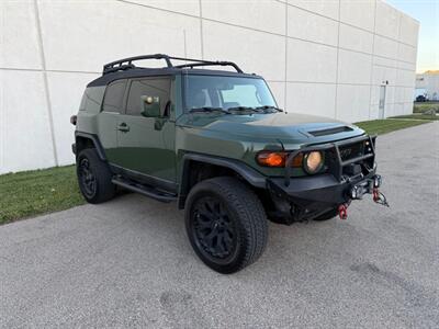 2014 Toyota FJ Cruiser   - Photo 5 - Madison, WI 53716