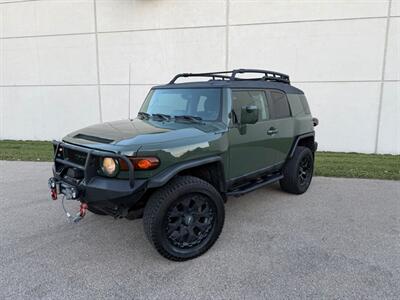2014 Toyota FJ Cruiser   - Photo 3 - Madison, WI 53716