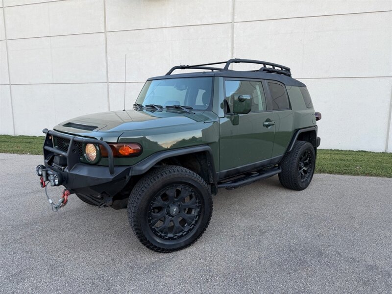 2014 Toyota FJ Cruiser   - Photo 1 - Madison, WI 53716