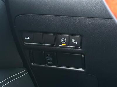 2017 INFINITI QX80   - Photo 36 - Madison, WI 53716