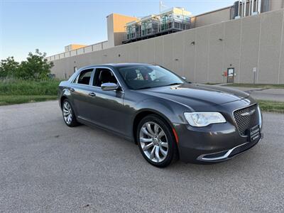 2018 Chrysler 300 Series Touring - Photo 8 - Madison, WI 53716
