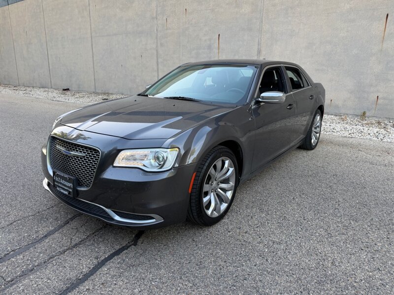 2018 Chrysler 300 Series Touring   - Photo 1 - Madison, WI 53716