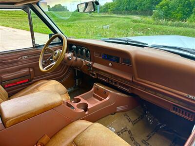 1984 Jeep Grand Wagoneer 4dr   - Photo 17 - Madison, WI 53716