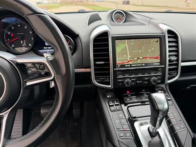 2016 Porsche Cayenne   - Photo 27 - Madison, WI 53716