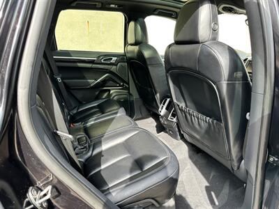 2016 Porsche Cayenne - Photo 10 - Madison, WI 53716