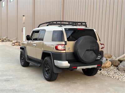 2012 Toyota FJ Cruiser   - Photo 8 - Madison, WI 53716