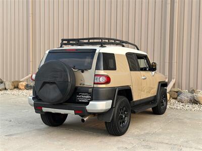 2012 Toyota FJ Cruiser   - Photo 11 - Madison, WI 53716