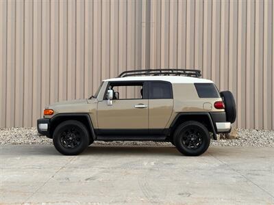 2012 Toyota FJ Cruiser   - Photo 6 - Madison, WI 53716