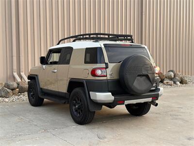 2012 Toyota FJ Cruiser   - Photo 10 - Madison, WI 53716