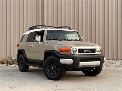 2012 Toyota FJ Cruiser   - Photo 2 - Madison, WI 53716