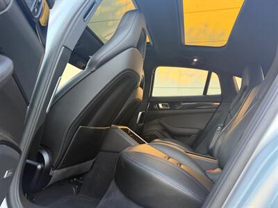 2017 Porsche Panamera 4S - Photo 10 - Madison, WI 53716