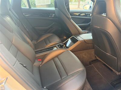 2017 Porsche Panamera 4S - Photo 23 - Madison, WI 53716