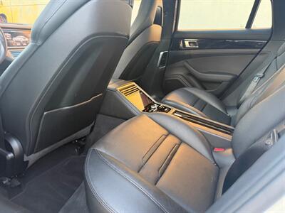2017 Porsche Panamera 4S - Photo 12 - Madison, WI 53716