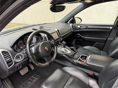 2014 Porsche Cayenne Turbo S   - Photo 25 - Madison, WI 53716