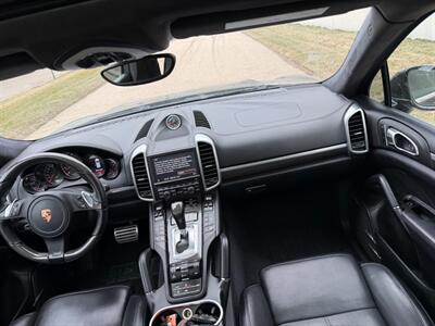 2014 Porsche Cayenne Turbo S   - Photo 28 - Madison, WI 53716