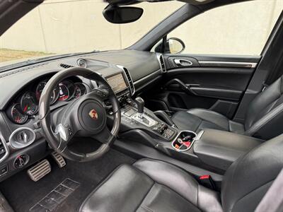 2014 Porsche Cayenne Turbo S   - Photo 26 - Madison, WI 53716