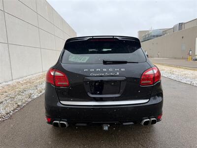 2014 Porsche Cayenne Turbo S   - Photo 22 - Madison, WI 53716