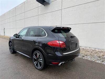 2014 Porsche Cayenne Turbo S   - Photo 16 - Madison, WI 53716