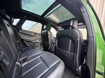 2021 Porsche Macan S   - Photo 24 - Madison, WI 53716