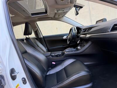 2011 Lexus CT 200h - Photo 12 - Madison, WI 53716