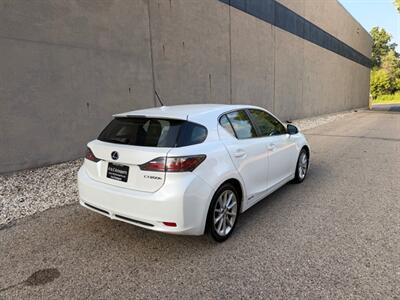 2011 Lexus CT 200h - Photo 3 - Madison, WI 53716