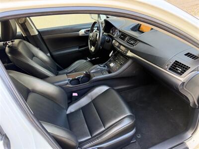 2011 Lexus CT 200h - Photo 11 - Madison, WI 53716