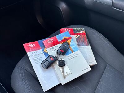 2016 Toyota Tacoma TRD Off-Road   - Photo 26 - Madison, WI 53716