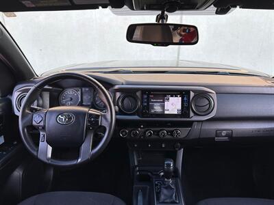 2016 Toyota Tacoma TRD Off-Road   - Photo 8 - Madison, WI 53716