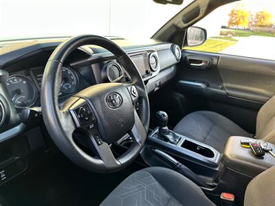 2016 Toyota Tacoma TRD Off-Road   - Photo 11 - Madison, WI 53716