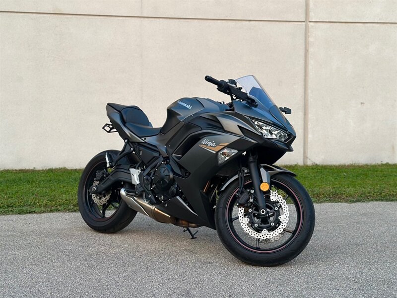2022 Kawasaki Ninja 650  