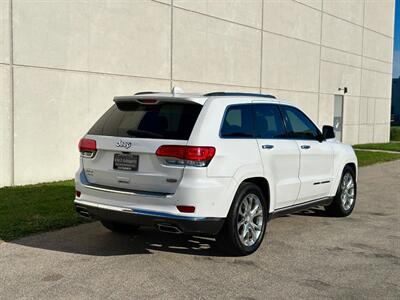 2019 Jeep Grand Cherokee Summit   - Photo 9 - Madison, WI 53716