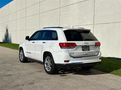 2019 Jeep Grand Cherokee Summit   - Photo 8 - Madison, WI 53716