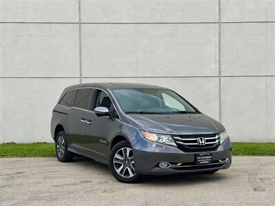 2015 Honda Odyssey Touring  Handicap Mobility BraunAbility - Photo 5 - Madison, WI 53716