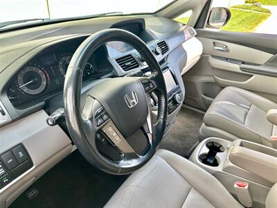 2015 Honda Odyssey Touring  Handicap Mobility BraunAbility - Photo 20 - Madison, WI 53716