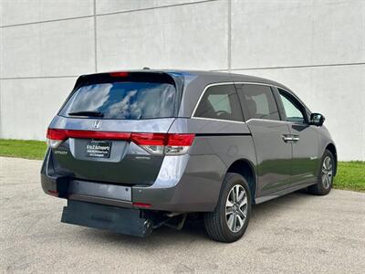 2015 Honda Odyssey Touring  Handicap Mobility BraunAbility - Photo 14 - Madison, WI 53716