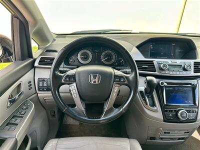 2015 Honda Odyssey Touring  Handicap Mobility BraunAbility - Photo 18 - Madison, WI 53716