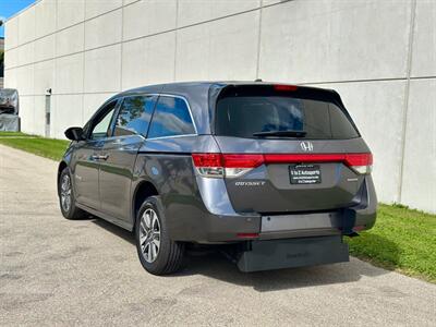 2015 Honda Odyssey Touring  Handicap Mobility BraunAbility - Photo 11 - Madison, WI 53716