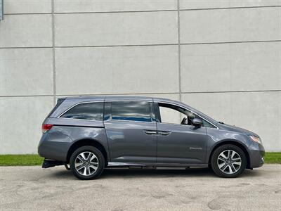 2015 Honda Odyssey Touring  Handicap Mobility BraunAbility - Photo 10 - Madison, WI 53716