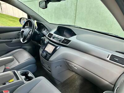 2015 Honda Odyssey Touring  Handicap Mobility BraunAbility - Photo 21 - Madison, WI 53716