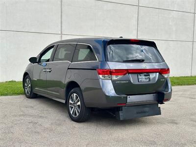 2015 Honda Odyssey Touring  Handicap Mobility BraunAbility - Photo 13 - Madison, WI 53716