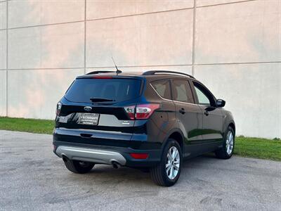 2017 Ford Escape SE   - Photo 11 - Madison, WI 53716
