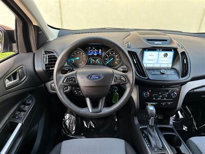 2017 Ford Escape SE   - Photo 14 - Madison, WI 53716
