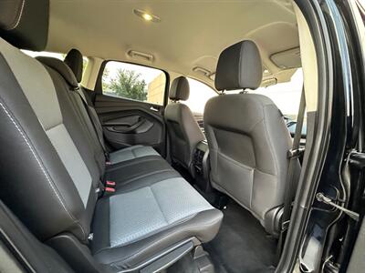 2017 Ford Escape SE   - Photo 23 - Madison, WI 53716